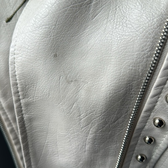 Pleather jacket size L ( tag says XL but it is made small) - Picture 4 of 6